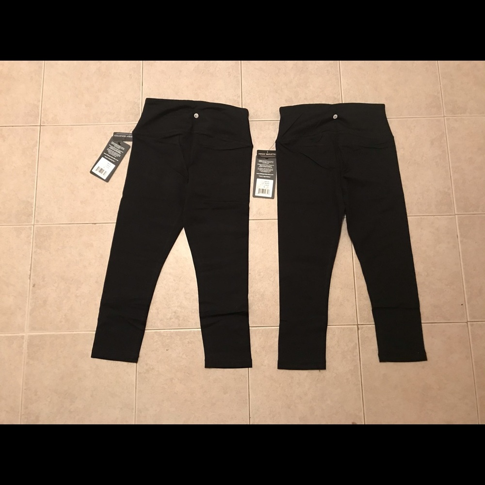 2 PAIRS !! NEW Black 90 degree Yoga Capri Pants S